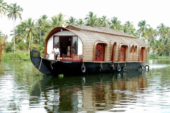 Hotel Aqua Castle Houseboat - By Aqua Jumbo Houseboats Alappuzha Esterno foto