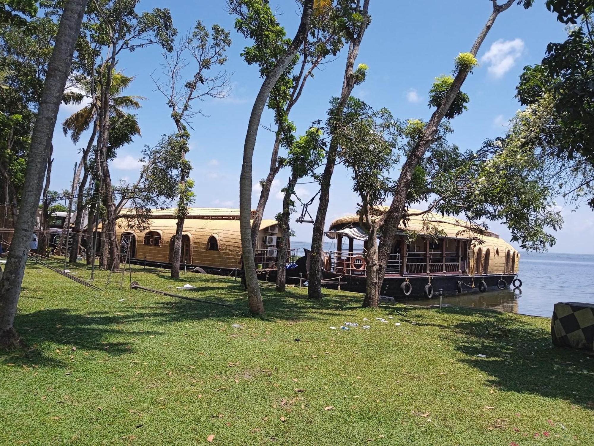 Hotel Aqua Castle Houseboat - By Aqua Jumbo Houseboats Alappuzha Esterno foto