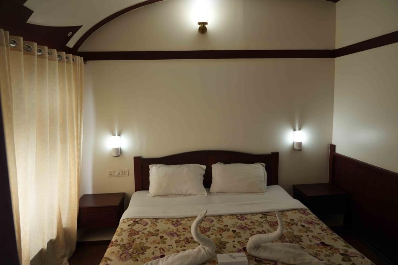 Hotel Aqua Castle Houseboat - By Aqua Jumbo Houseboats Alappuzha Esterno foto