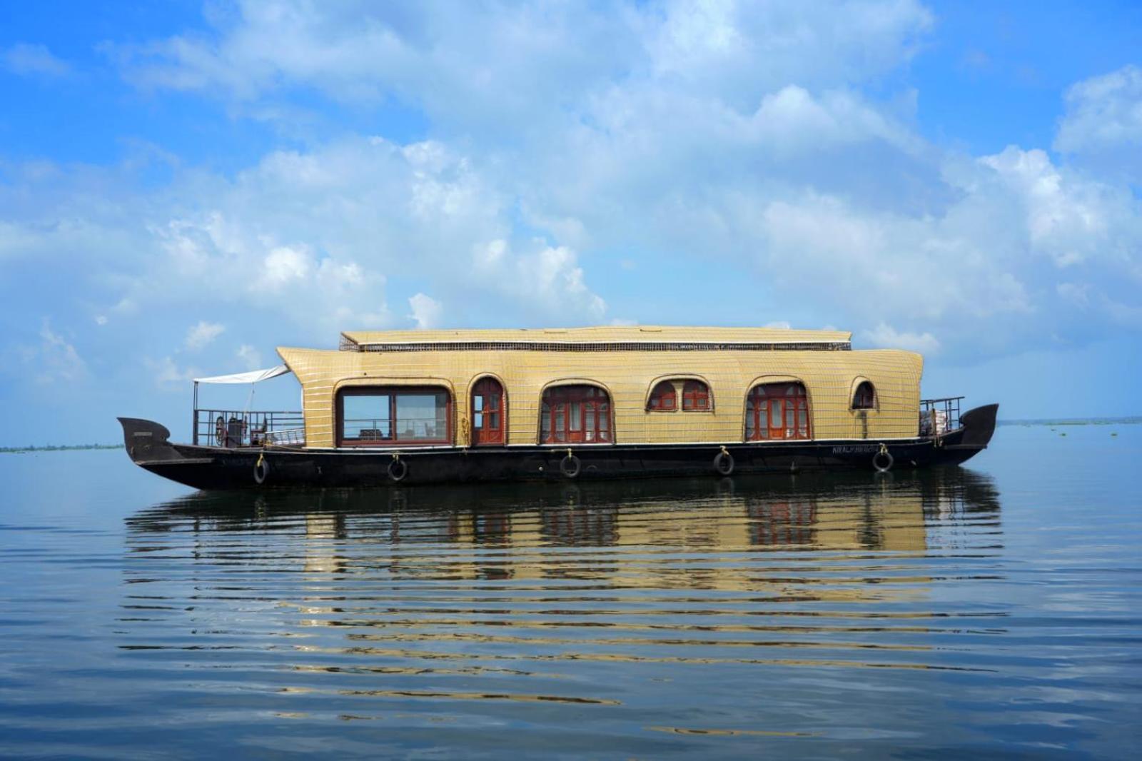 Hotel Aqua Castle Houseboat - By Aqua Jumbo Houseboats Alappuzha Esterno foto