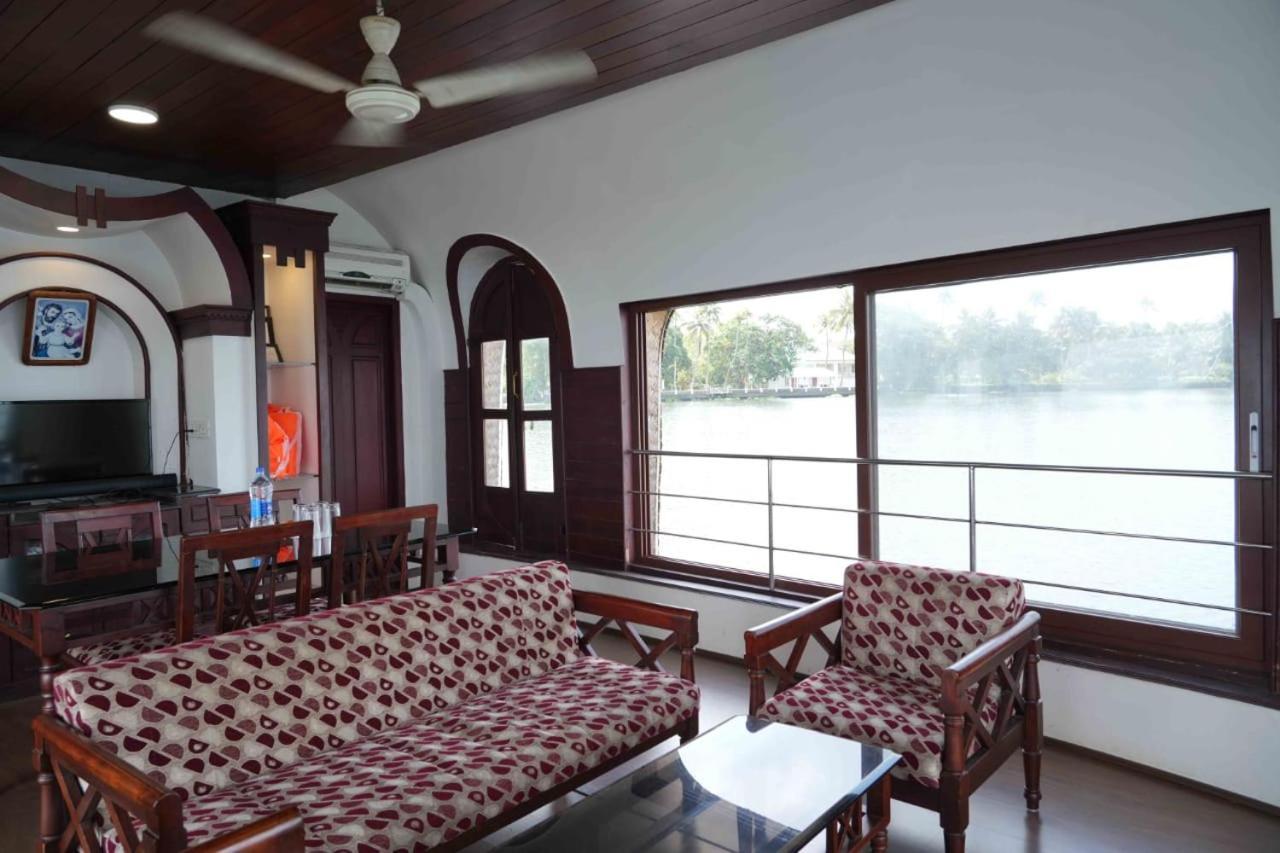 Hotel Aqua Castle Houseboat - By Aqua Jumbo Houseboats Alappuzha Esterno foto