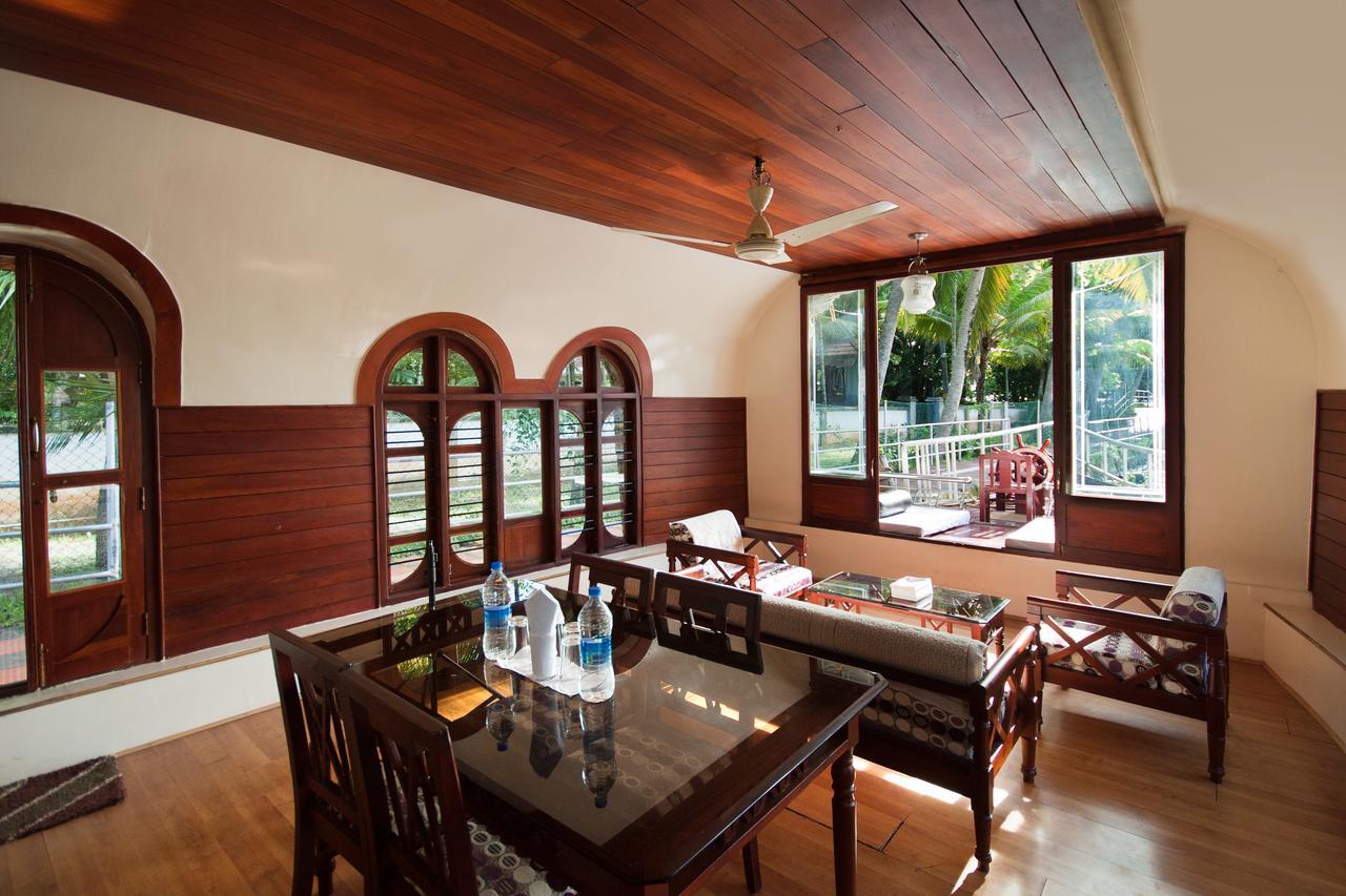 Hotel Aqua Castle Houseboat - By Aqua Jumbo Houseboats Alappuzha Esterno foto