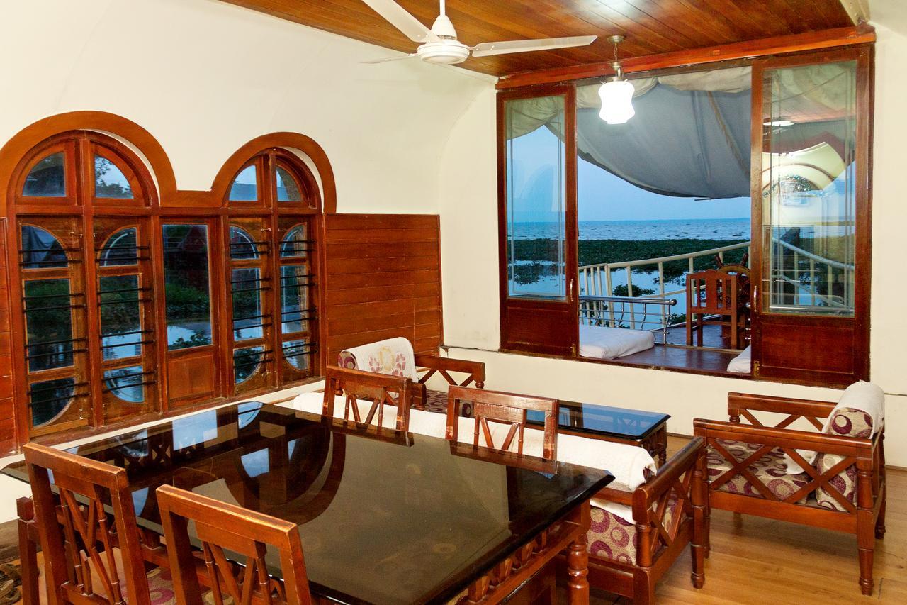Hotel Aqua Castle Houseboat - By Aqua Jumbo Houseboats Alappuzha Esterno foto